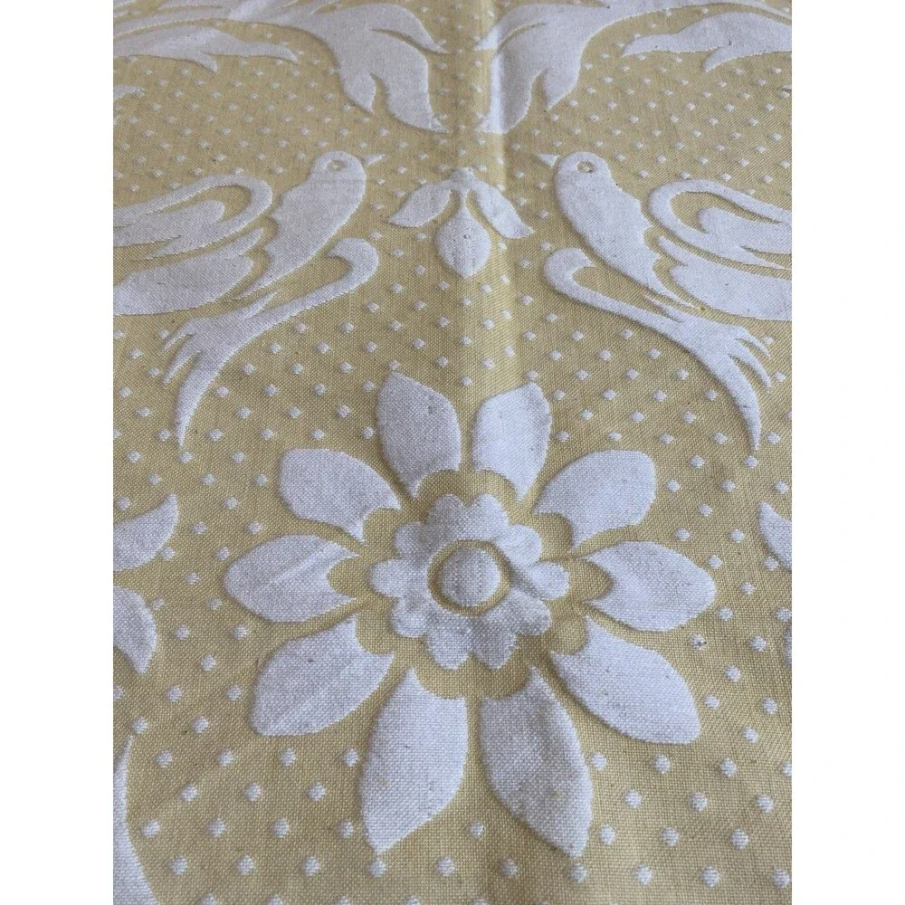 Vintage Yellow & White Damask Textured Matelassé Coverlet Jacquard Twin Blanket